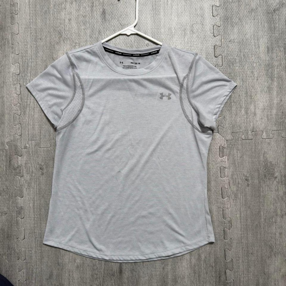 Under Armour Athletic Exercise T Shirt Womens‎ Medium